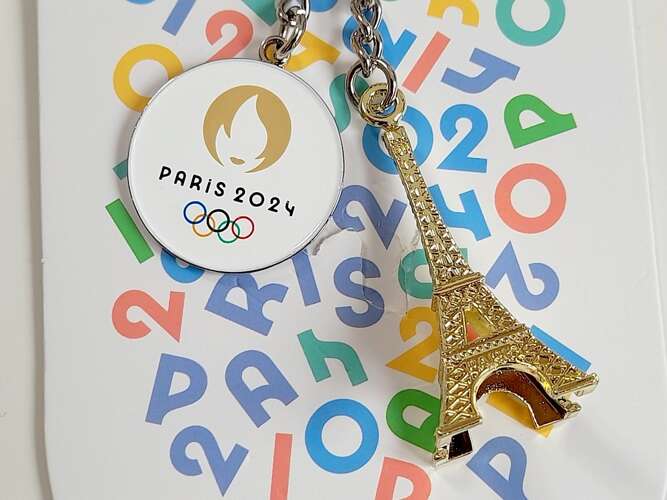 Summer Olympic Games Paris 2024 logo and Eiffel Tower 3D keyring