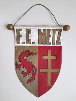 FC Metz old pennant with Henryk Kasperczak original autograph