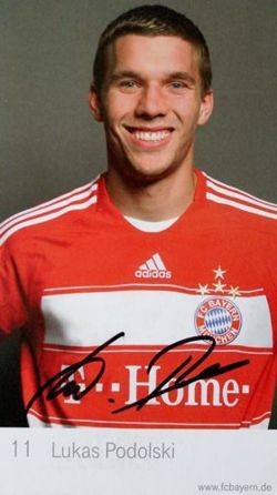 Lukas Podolski (FC Bayern Munich) photo with original autograph