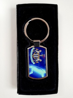 Newcastle United crest and ball keyring (in etui)