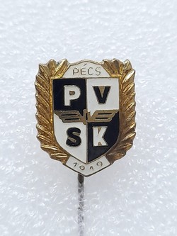 Pecsi VSK badge with wreath (Hungary, lacquer)