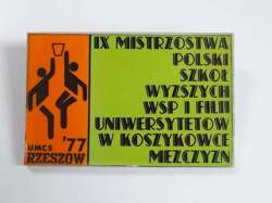 The 9th Polish Championship of Pedagogical Colleges and Branches of Universities in men's basketball, Rzeszów 1977 badge (plastic)