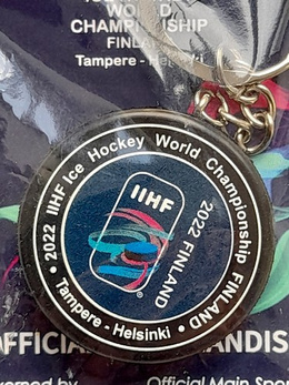 2022 IIHF Ice Hockey World Champioship Finland souvenir mini puck keyring (official product)