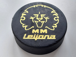 Helsinki 1974 IIHF Ice Hockey World & European Championship - Finland Nationa Team souvenir puck (official product)