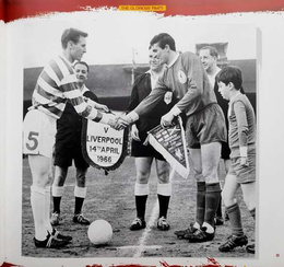 Liverpool. A backpass through history + 2 DVD