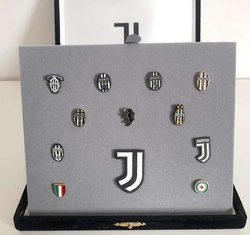 Juventus FC the crest history 12 pins-collection cased (official product)