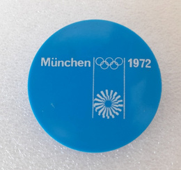 Summer Olympic Games Munich 1972 big badge (plastic)