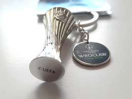 UEFA Europa Conference League 2025 Wroclaw Final Real Betis - Chelsea FC 3D Trophy keyring (official licensed product)