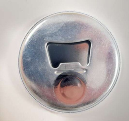 MTK Budapest crest magnet with bottle opener (official product)