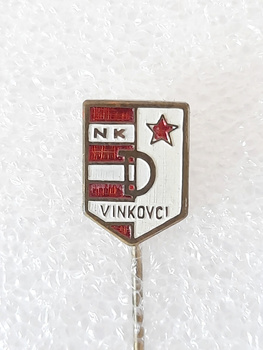 NK Dinamo Vinkovci badge (lacquer, signature)