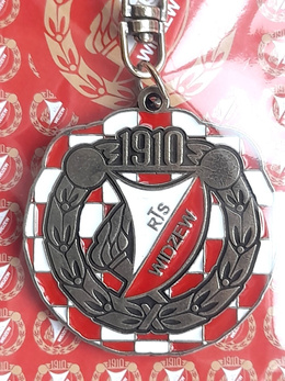 RTS Widzew Łódź large crest on a white and red checkerboard fans keyring