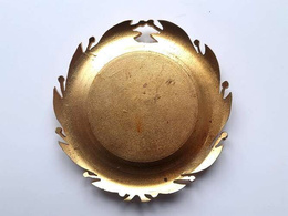  Plaque with a football player, gold-plated with a wreath (old)