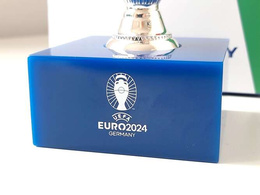 Replica of the trophy of the UEFA Euro 2024 Germany, 13,5 cm (Official Licensed Product)