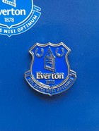 Everton FC crest pin badge (official product)