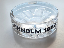Stockholm 1969 IIHF Ice Hockey World Championship souvenir glass puck (official product)
