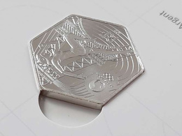 Summer Olympic Games Paris 2024 runner silver coin 10 euro (official licensed product)