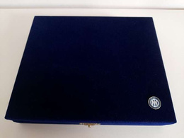 Inter Milano the crest history 11 pins-collection cased (official product) 