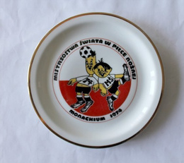 Souvenir plate World Cup Germany 1974 (original Polish porcelaine with signature)