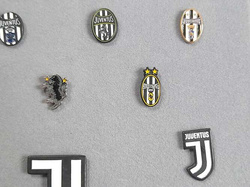 Juventus FC the crest history 12 pins-collection cased (official product)