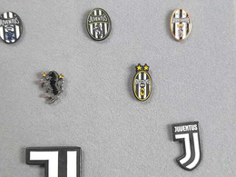 Juventus FC the crest history 12 pins-collection cased (official product) 