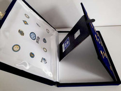 Inter Milano the crest history 11 pins-collection cased (official product)