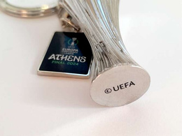 UEFA Europa Conference League 2024 Athens Final Olympiakos SFP - ACF Fiorentina 3D Trophy keyring (official licensed product)