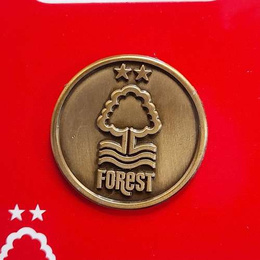 Nottingham Forest golden plated retro badge (official product)