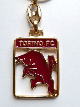 Torino FC the old 80's bull emblem keyring (official licensed product)