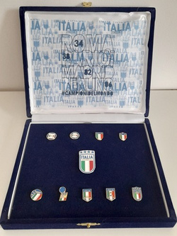 Italian Football Federation FIGC the crest history 10 pins-collection cased (official product)